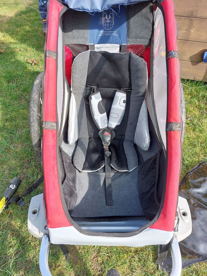 Chariot CX1 s brzdou