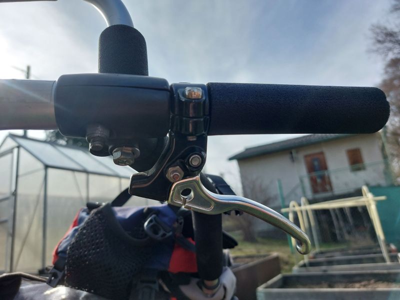 Chariot CX1 s brzdou