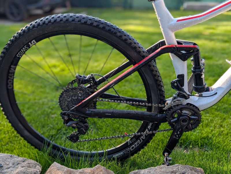 BMC Agonist Two – karbonové celoodpružené XC/Trail kolo, velikost L
