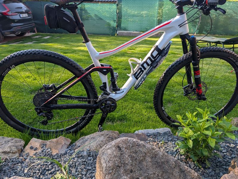 BMC Agonist Two – karbonové celoodpružené XC/Trail kolo, velikost L