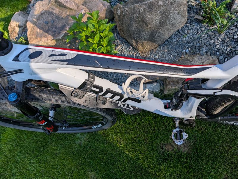 BMC Agonist Two – karbonové celoodpružené XC/Trail kolo, velikost L