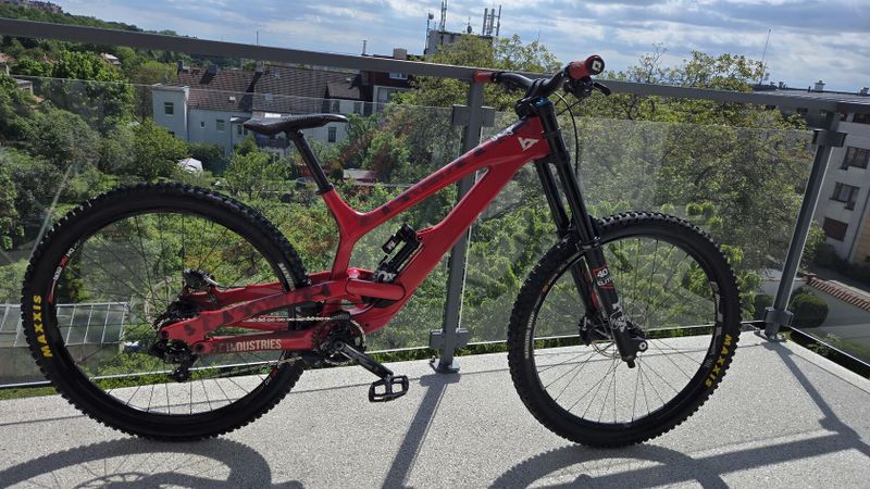 YT Tues 29, vel. L (180-195 cm cca)