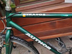 Stratos Cross 18"