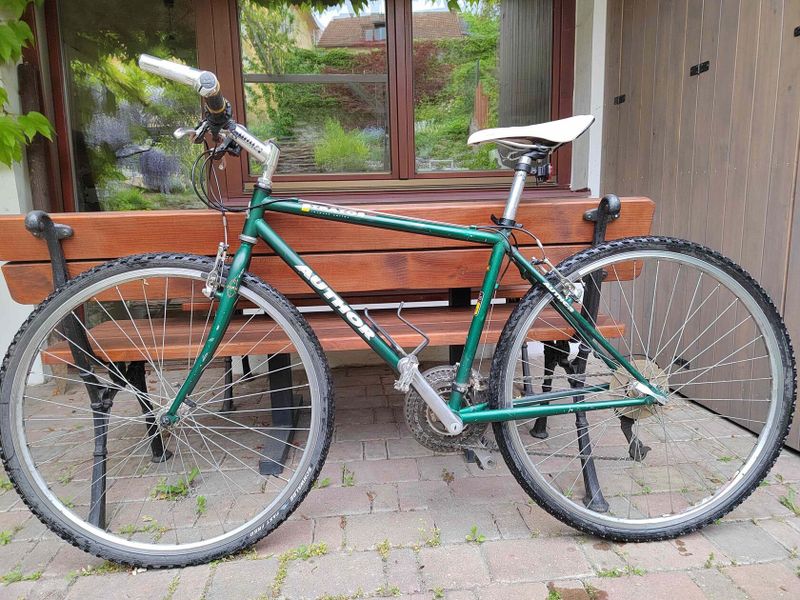 Stratos Cross 18"