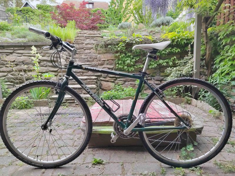 Stratos Cross 18"