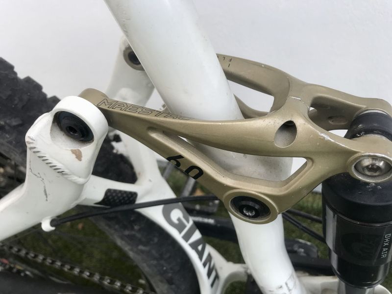 celoodpružené kolo Giant Reign 26" M