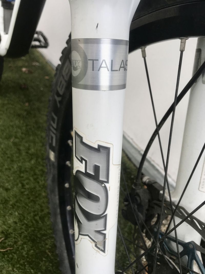 celoodpružené kolo Giant Reign 26" M