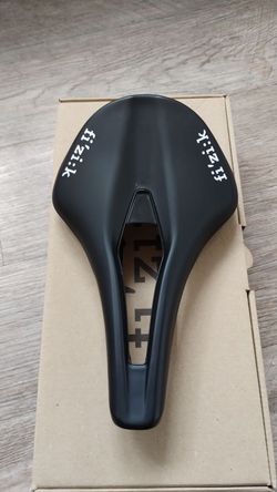 Prodám Sedlo Fizi:k Tempo Argo R5 Black