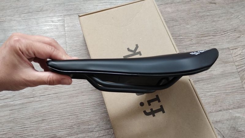 Prodám Sedlo Fizi:k Tempo Argo R5 Black