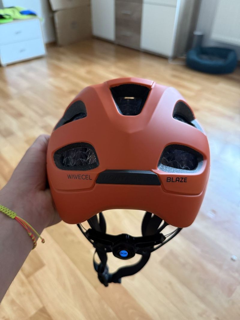 Cyklistická helma Bontrager Blaze WaveCel Mountain Bike Helmet