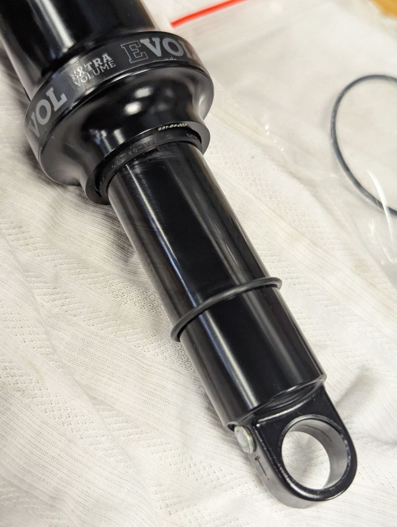 tlumič Fox DPX2 Trunnion Elite Performance, 205 x 57,5-65 mm, po kompletní repasi