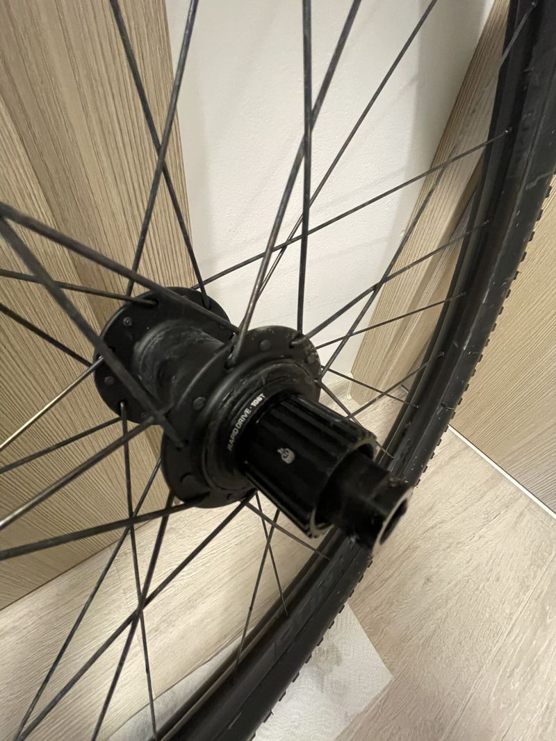 Horská kola Bontrager Kovee Comp TLR Boost 29˝ s bezdušovými pláštěmi XR2 Team Issue TLR