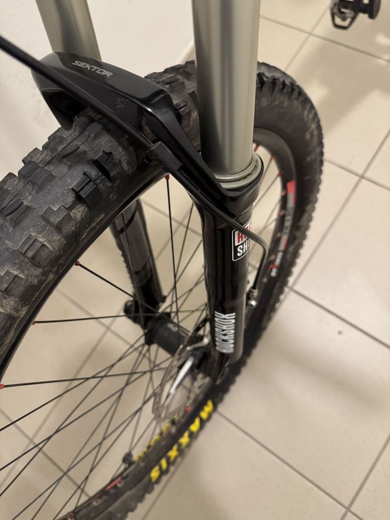 Celoodpružené horské kolo GHOST AMR Plus 7500 – 150 mm zdvihu, špičková výbava (velikost 52 cm / 20,