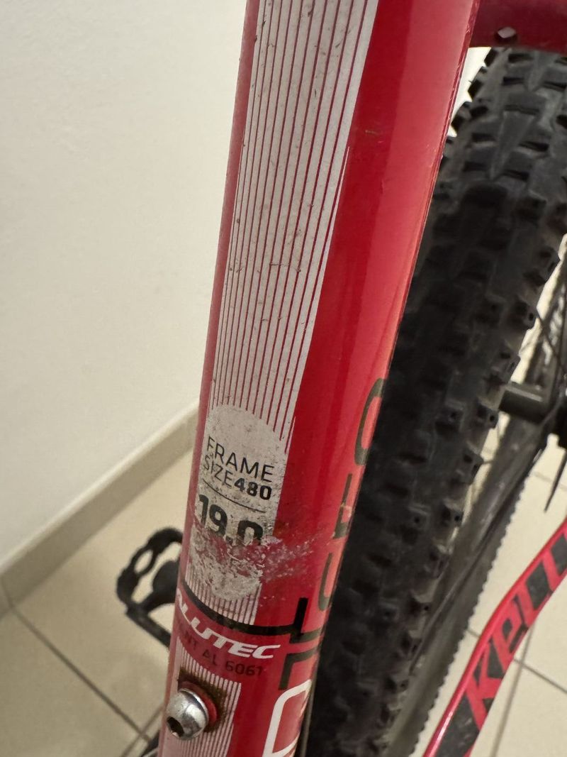 Prodám horské kolo Kellys Madman 650B – velikost L (480 mm), málo jeté (max 500 km)