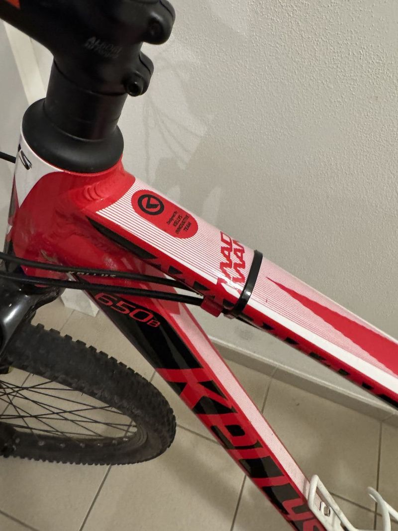 Prodám horské kolo Kellys Madman 650B – velikost L (480 mm), málo jeté (max 500 km)