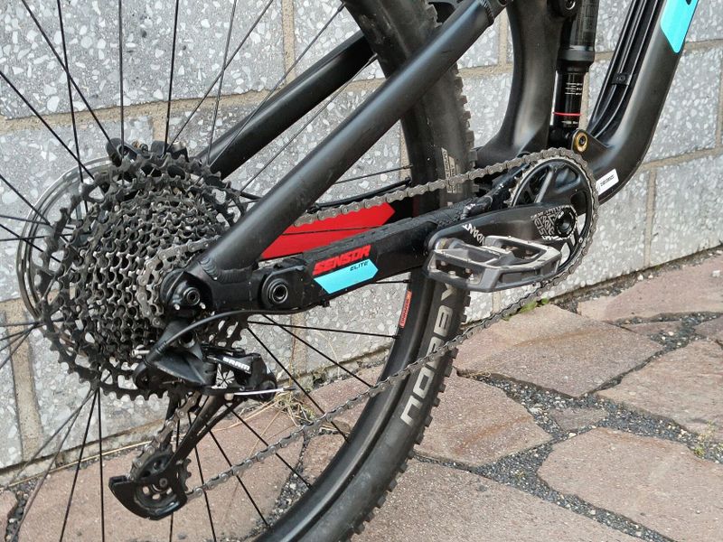 GT Sensor 29" Carbon Elite M