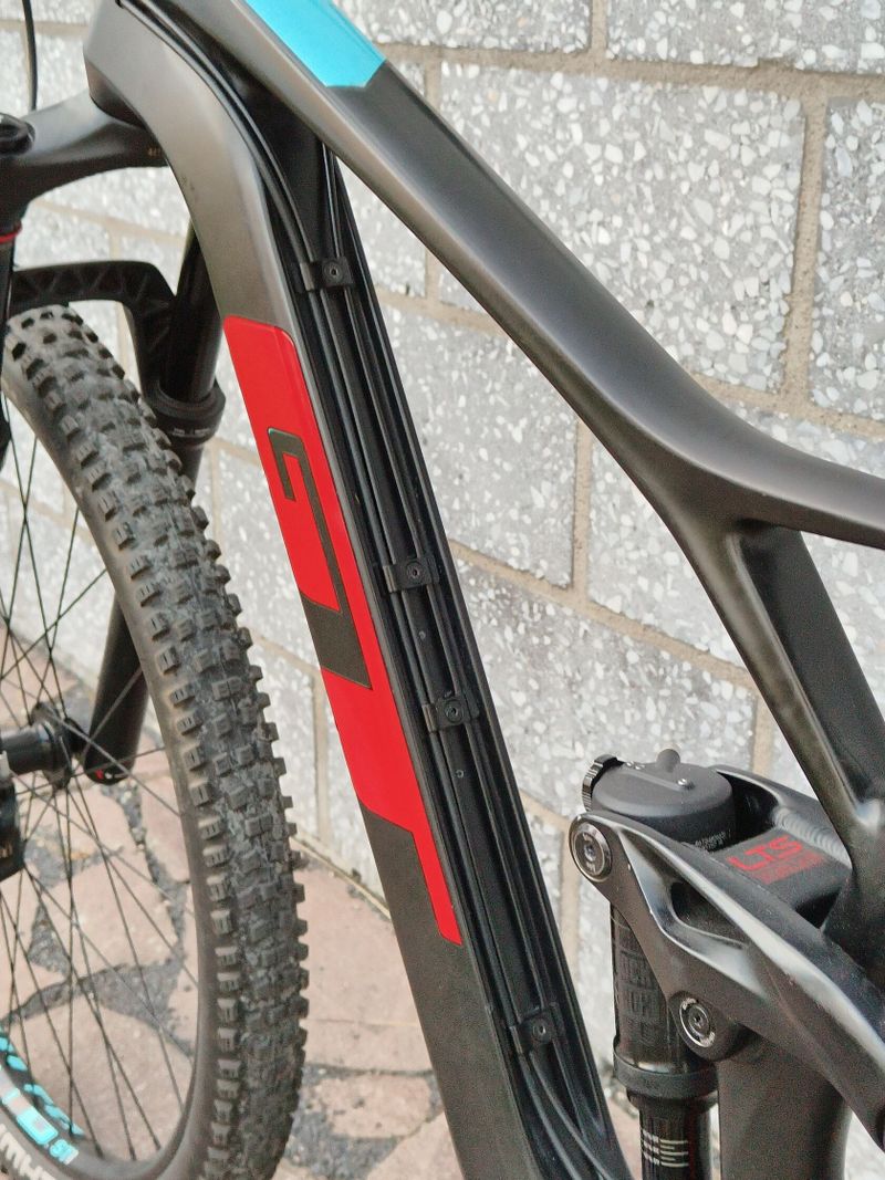 GT Sensor 29" Carbon Elite M