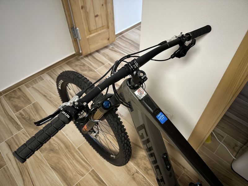 Ghost Path Riot Full Party, velikost M, model 2024, pouze 6,8 km