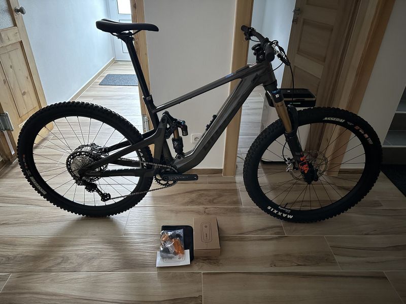 Ghost Path Riot Full Party, velikost M, model 2024, pouze 6,8 km