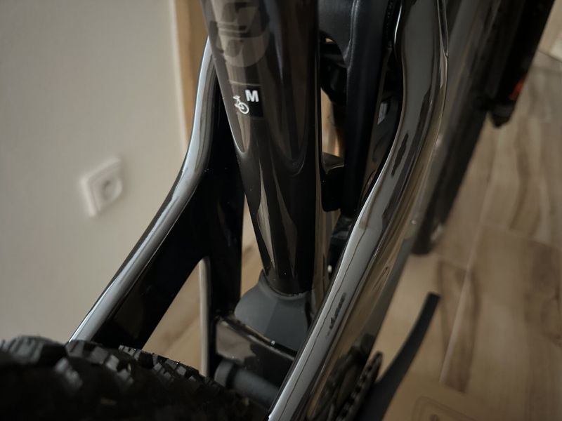 Ghost Path Riot Full Party, velikost M, model 2024, pouze 6,8 km
