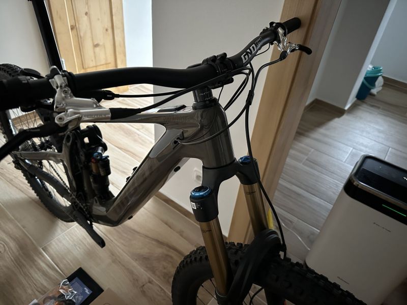 Ghost Path Riot Full Party, velikost M, model 2024, pouze 6,8 km