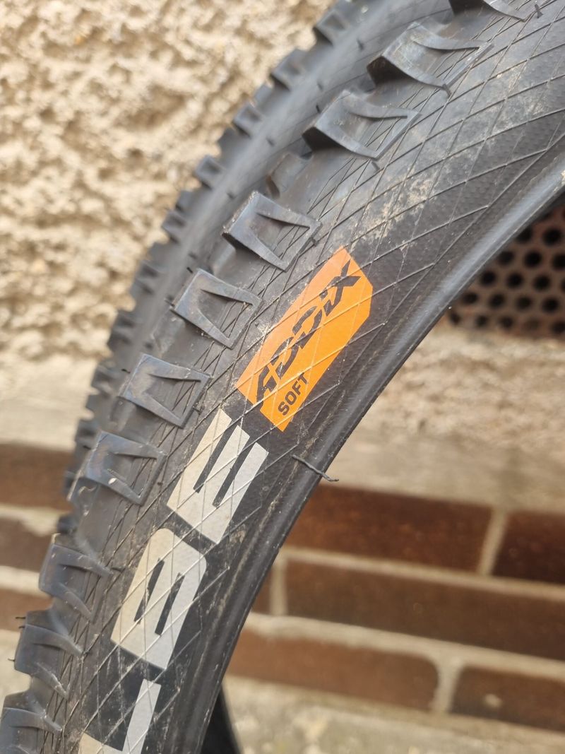 Pláště Schwalbe Magic Mary 27,5