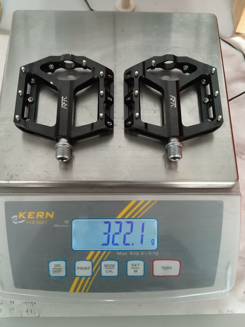 RFR FLAT SL 2.0 black, PC 1690 Kč, 2x použité TOP STAV