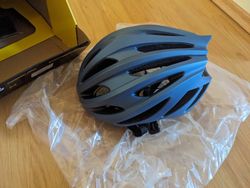 Nová cyklistická helma Mavic Cosmic Pro M