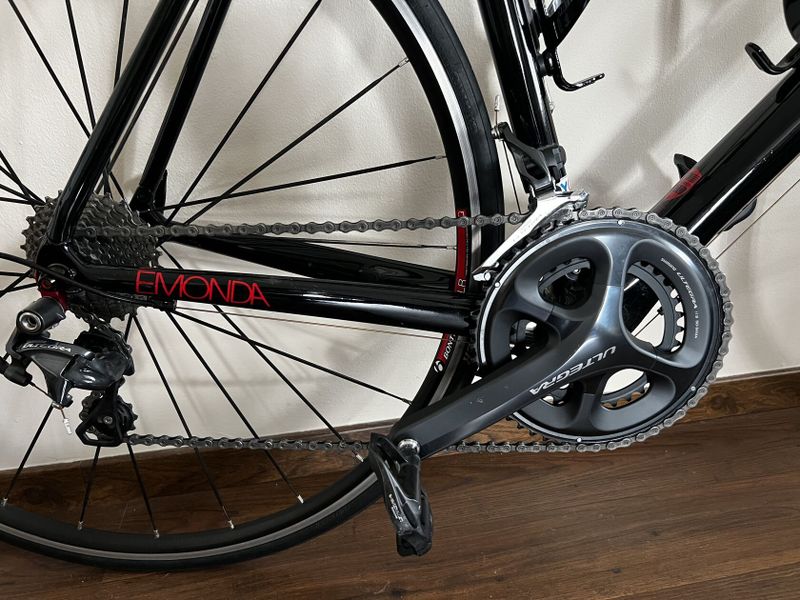 Trek Emonda černo-červené