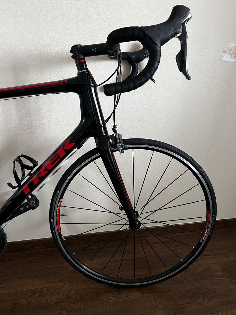Trek Emonda černo-červené