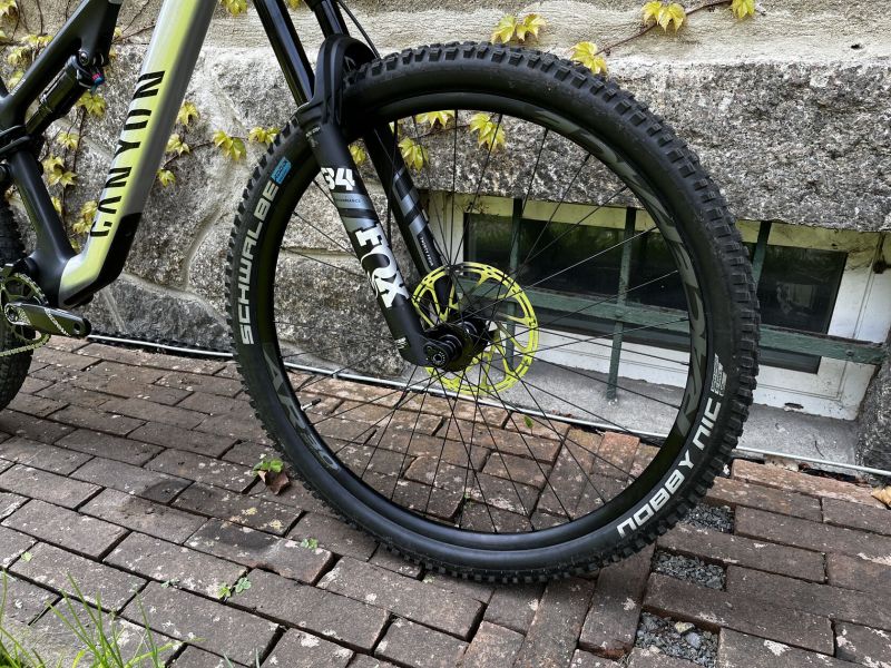 Canyon Neuron CF8 vel L.