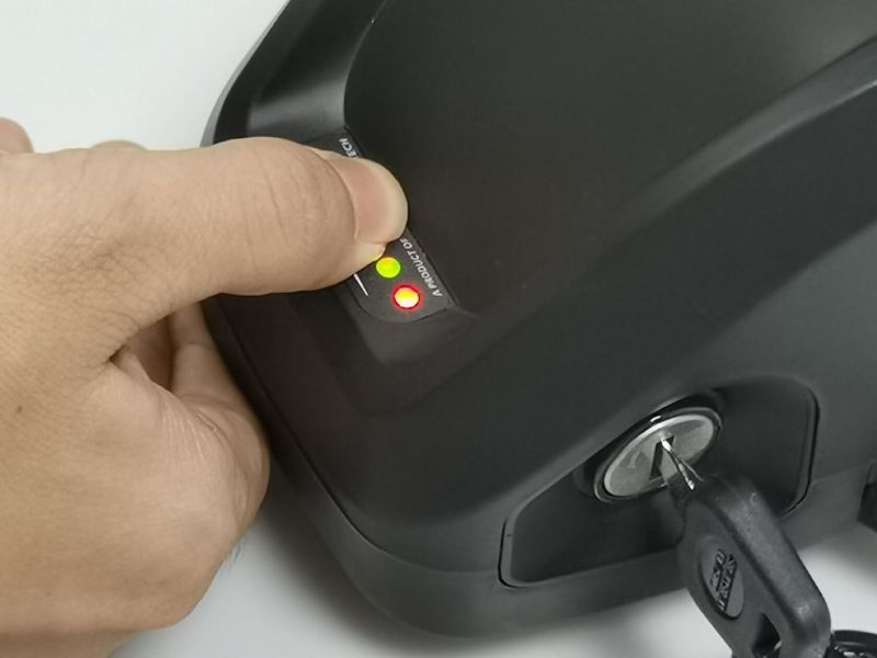 nový Hailong 36V20Ah baterie pro elektrokolo s USB portem 25A BMS nabíječka 2A