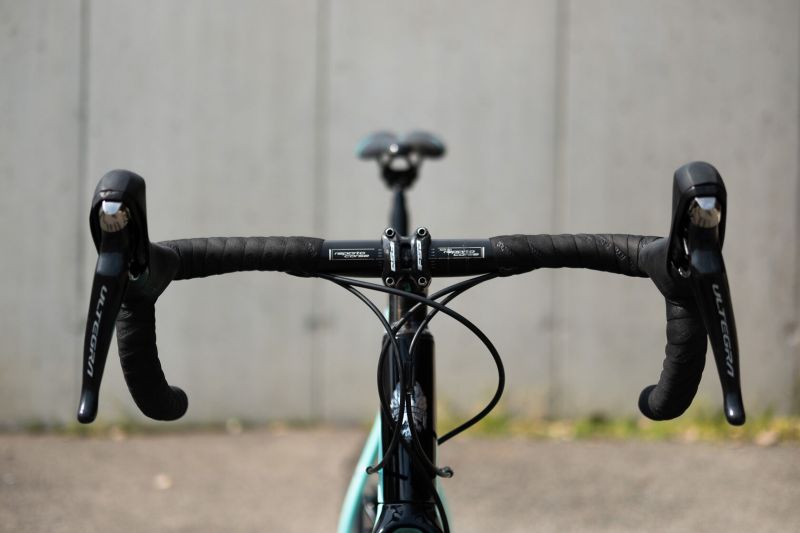 Bianchi Aria Disc vel. 55 | Shimano Ultegra R8100 | Fulcrum db 818 | stav NOVÉHO kola
