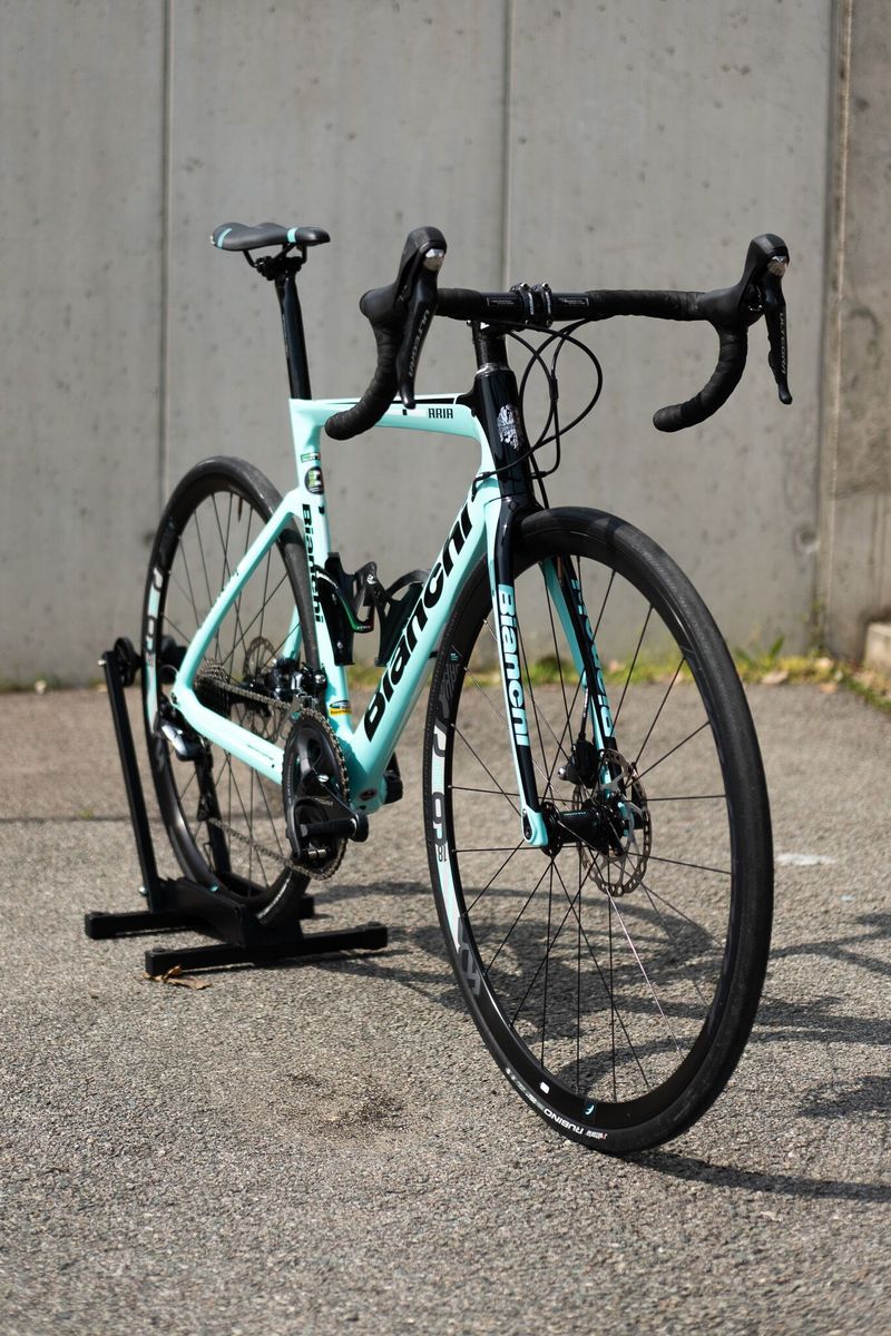 Bianchi Aria Disc vel. 55 | Shimano Ultegra R8100 | Fulcrum db 818 | stav NOVÉHO kola