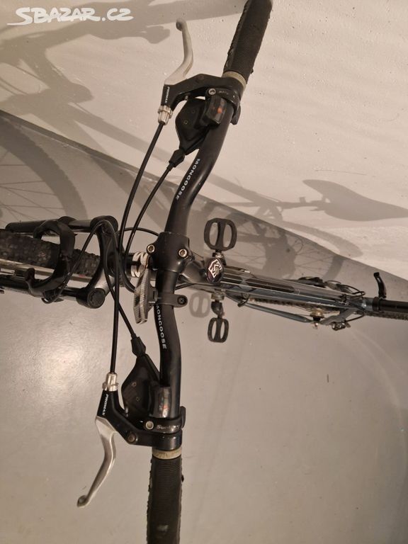 Horské kolo Mongoose Rockadile, kotoučové brzdy