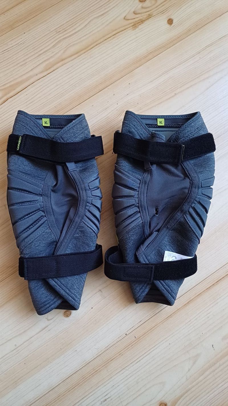 iXS chrániče kolen Carve Evo+ šedé Xl