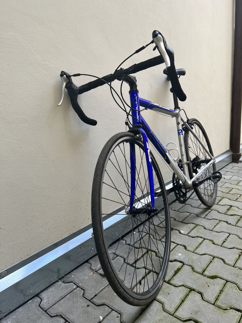 Prodám spolehlivé silniční kolo 
