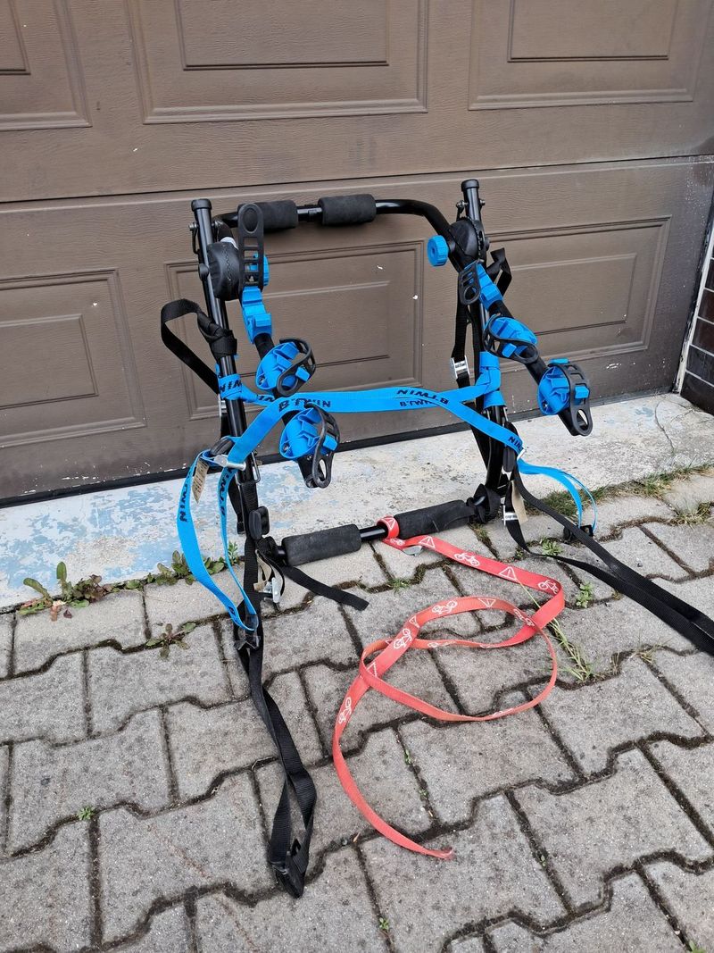 Univerzální nosič kol na auto Decathlon