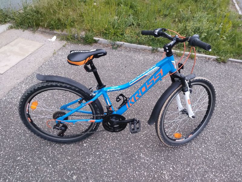 Prodám Juniorské kolo Kross Hexagon vel. plášťů 24" 