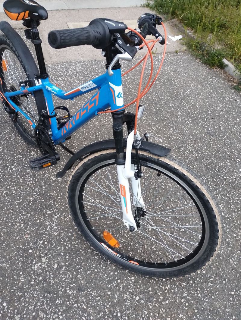 Prodám Juniorské kolo Kross Hexagon vel. plášťů 24" 