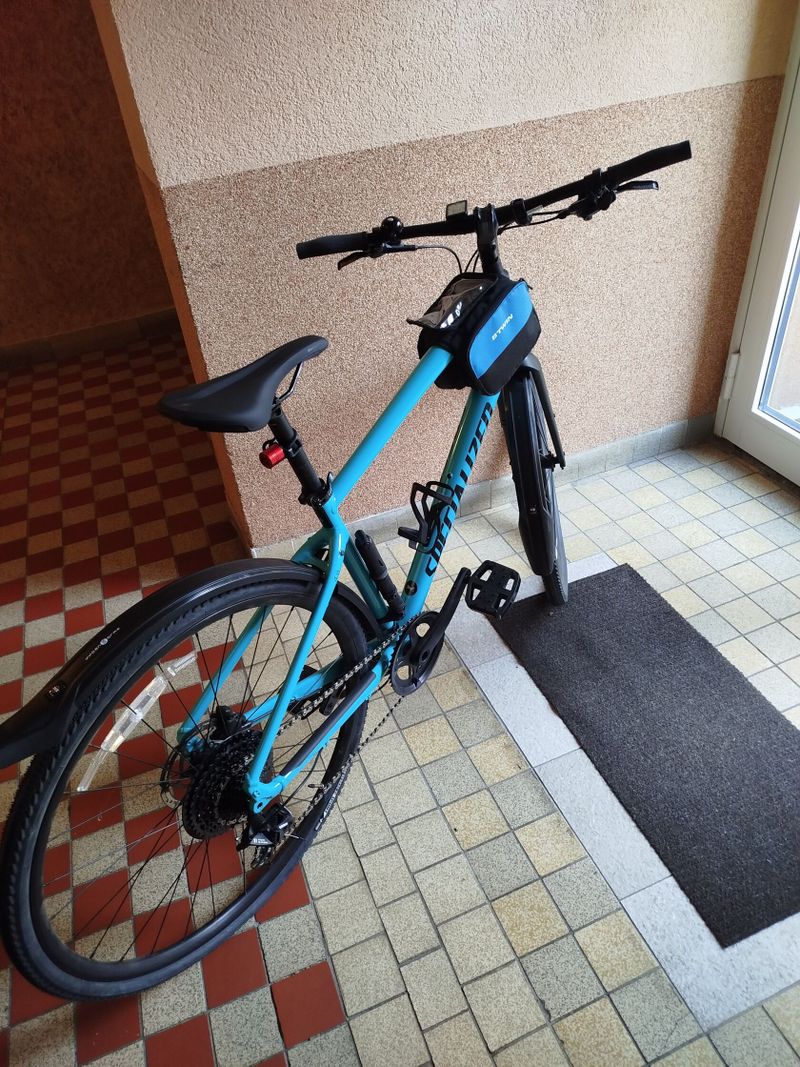Prodám uni kolo Specialized vel M