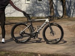 Prodám silniční kolo Canyon Aeroad CF SL 7 Disc (2021)