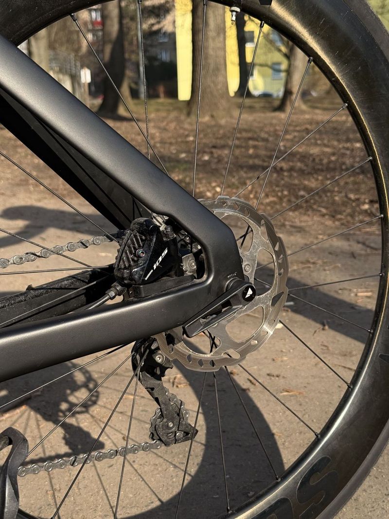 Prodám silniční kolo Canyon Aeroad CF SL 7 Disc (2021)