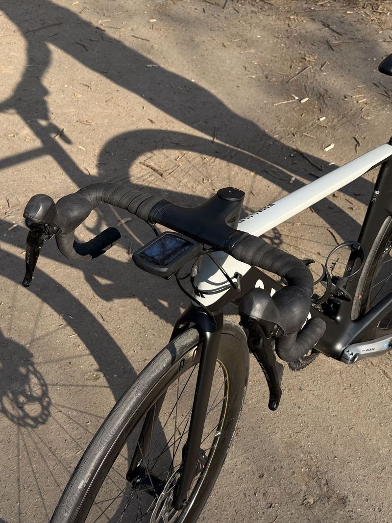 Prodám silniční kolo Canyon Aeroad CF SL 7 Disc (2021)