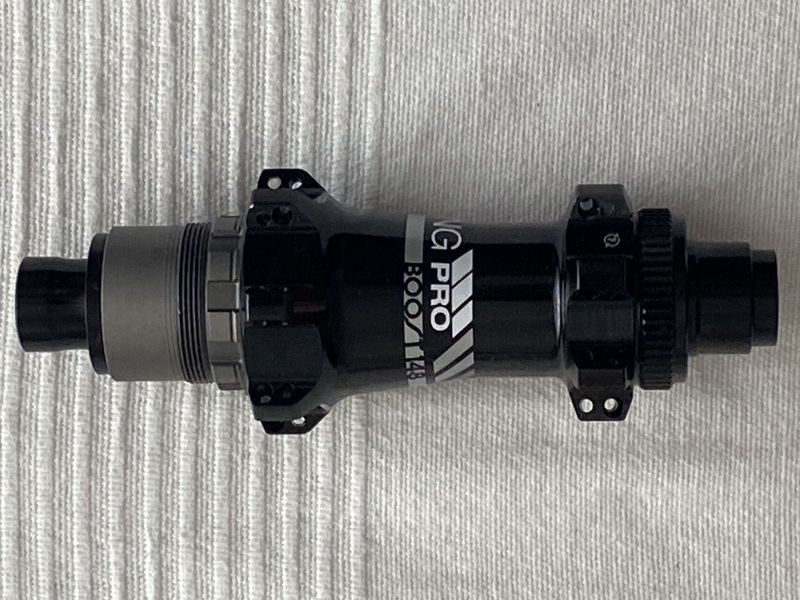 NOVÝ ZADNÍ NÁBOJ BONTRAGER MUSTANG PRO, osa 148x12, Sram XD