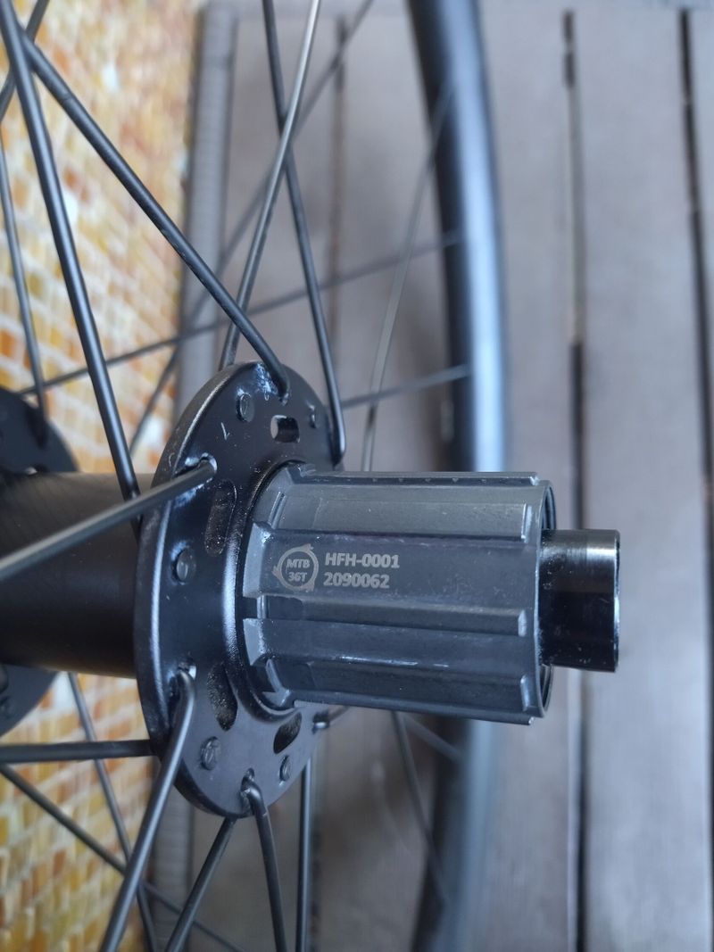 Specialized Epic 29, zapletená kola 