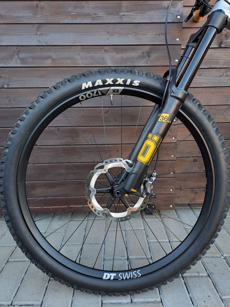 Zánovní v top stavu enduro Lapierre Spicy 7.9 / velikost M - 29er / Öhlins / Shimano XT / DtSwiss350