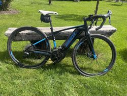 Giant Road E+