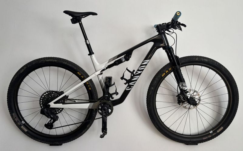 Canyon Lux World Cup CF 7 (Sram AXS)
