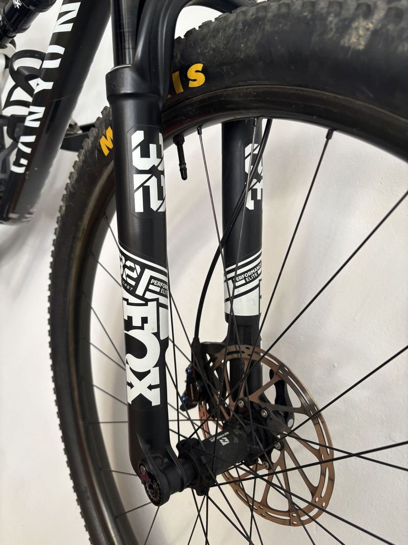 Canyon Lux World Cup CF 7 (Sram AXS)